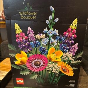SOLD‼️LEGO Vibrant Wildflower Arrangement Set